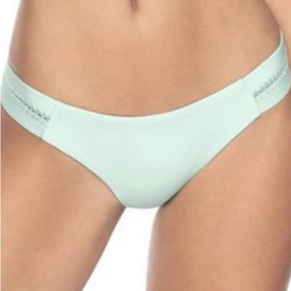 PILYQ Azura Bikini Bottoms Size Medium NWT - Picture 1 of 6